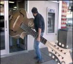 : gaint_guiter.jpg
: 476

: 6.1 